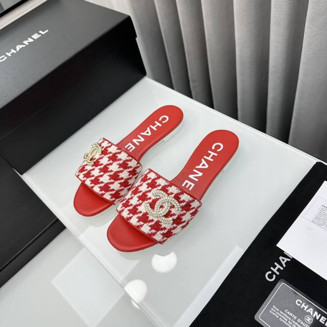 24P Early Autumn's Hottest Slippers: The Stores Are Going Crazy For Them, And Th