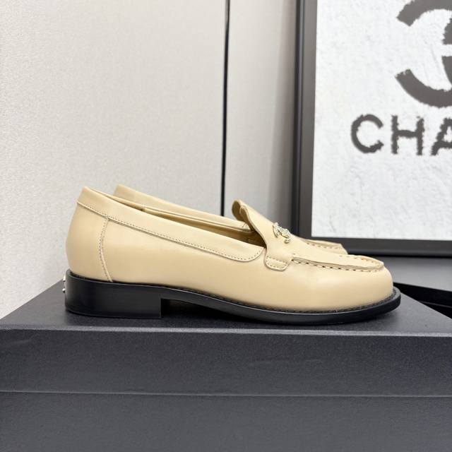 2025 Little Chanel This Season's Must-Have Item For Fall And Winter!! Chanel's F
