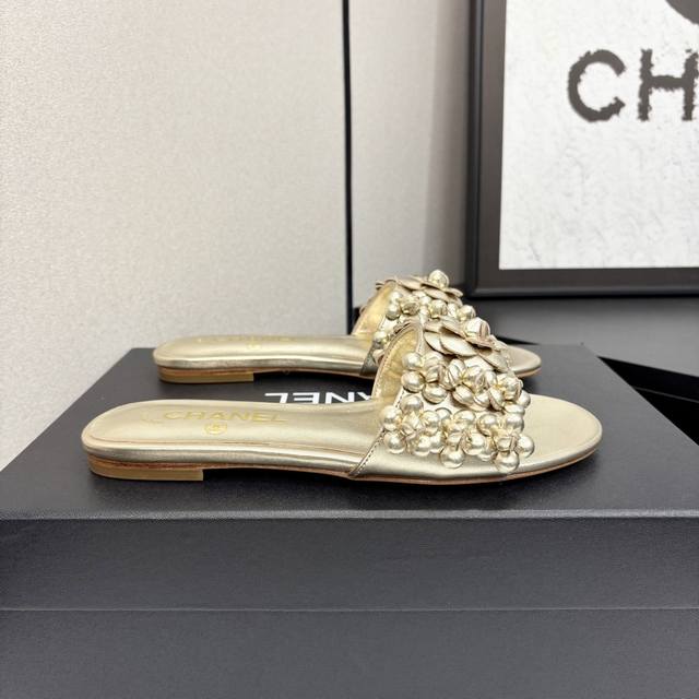 2025 Chanel This Season's Must-Have Item For Fall And Winter!! Chanel's Spring A