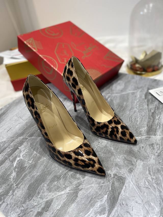 Printed Patent Leather Series Custom-Made, No Returns Or Exchanges. Sizes: 34-35