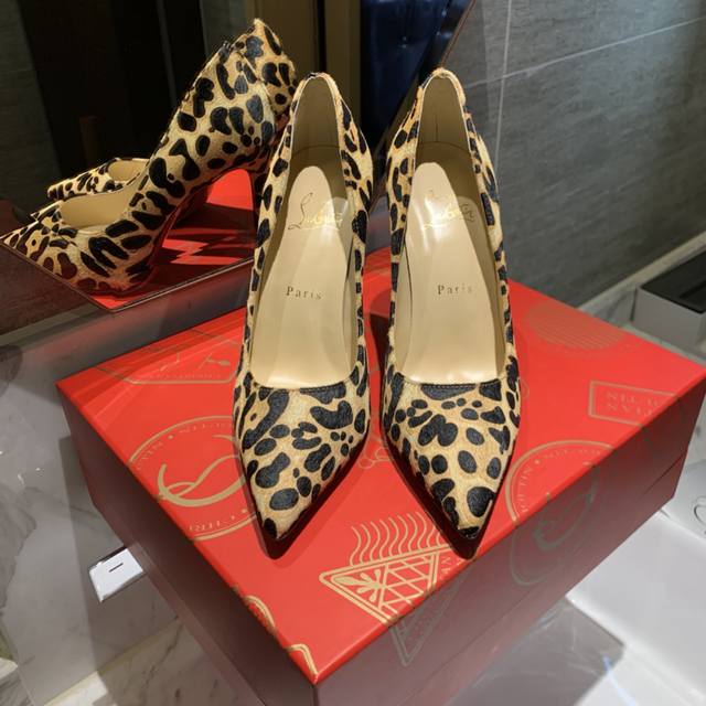 Horsehair Series Custom-Made, No Returns Or Exchanges. Sizes: 34-35-35.5-36-36.5