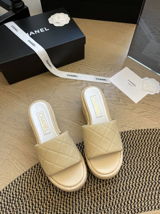 Chanel 24P Thick-Soled New Diamond-Patterned Slippers These Shoes Are A Godsend