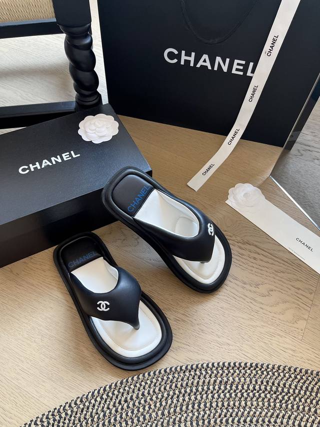 Chanel Spring/Summer Bread-Shaped Flip-Flops! Limited-Time Return Of The Chunky