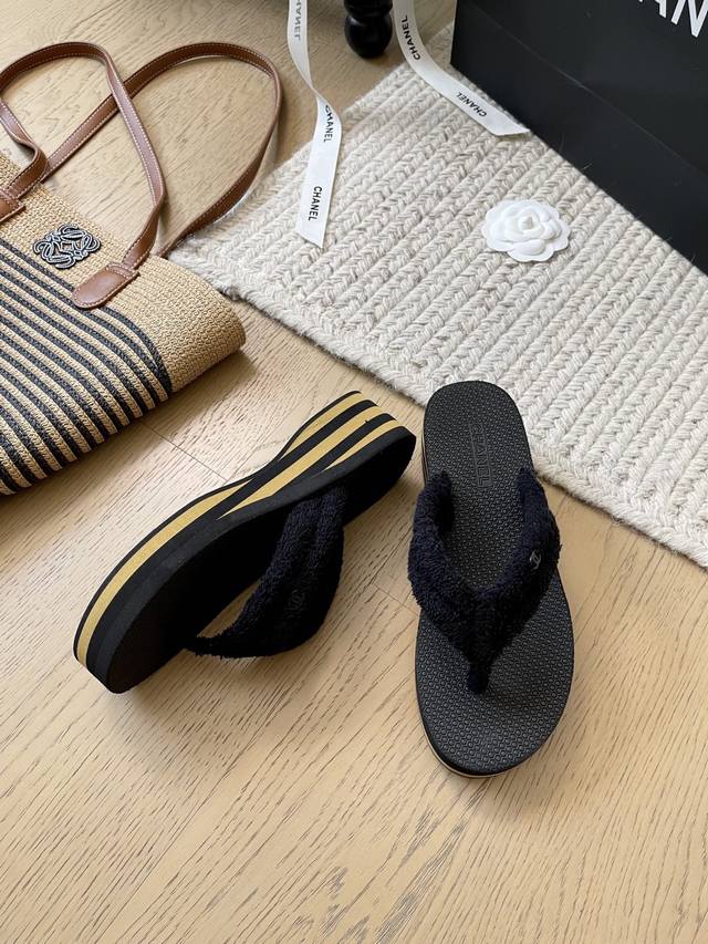 Chanel 25C Early Spring New Arrival Thick-Soled Slippers Series! Top-Tier Versio