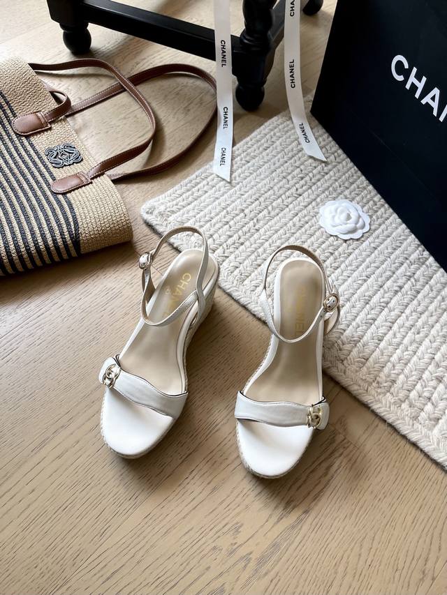Chanel 25C Early Spring New Arrival Platform Sole Sandals! Top-Tier Version! Exc