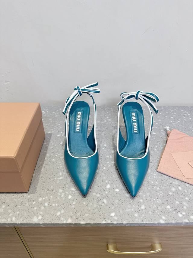 Miumiu Miu Miu 25Ss Spring/Summer New Arrival Retro Pointed-Toe Sandals High Hee