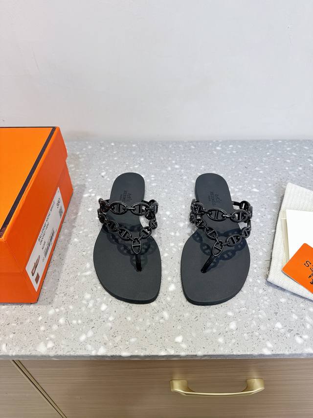 Herm S Spring/Summer 2023 New Arrival Bouncing Pig Nose Thong Sandals. The Most