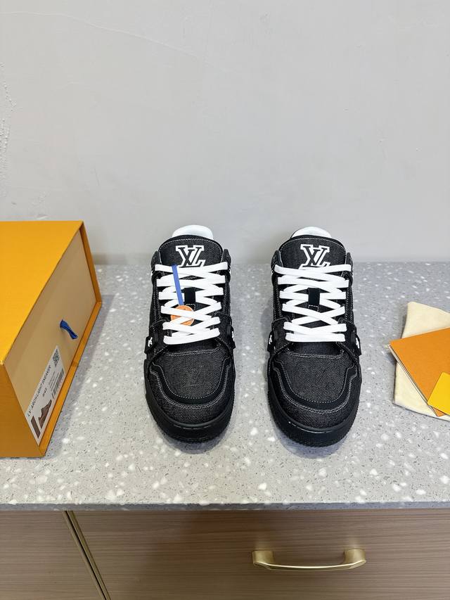 Louis Vuitton Couple's Casual Sneakers Skateboard Shoes Authentic Purchase And D