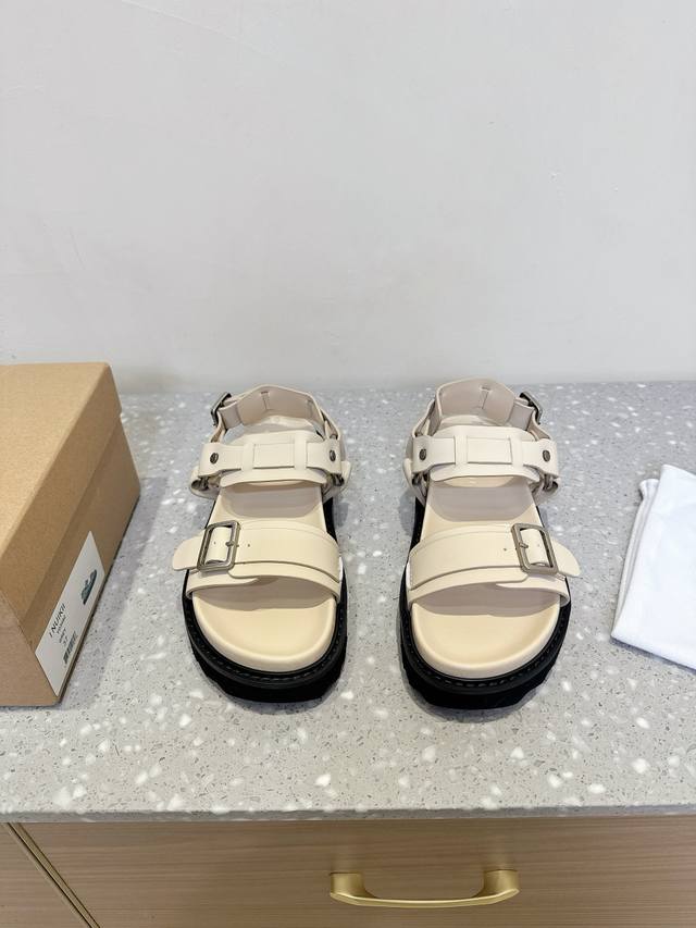 Inuikii Niche Streetwear Brand 25Ss Spring/Summer New Arrival Thick Sole Platfor