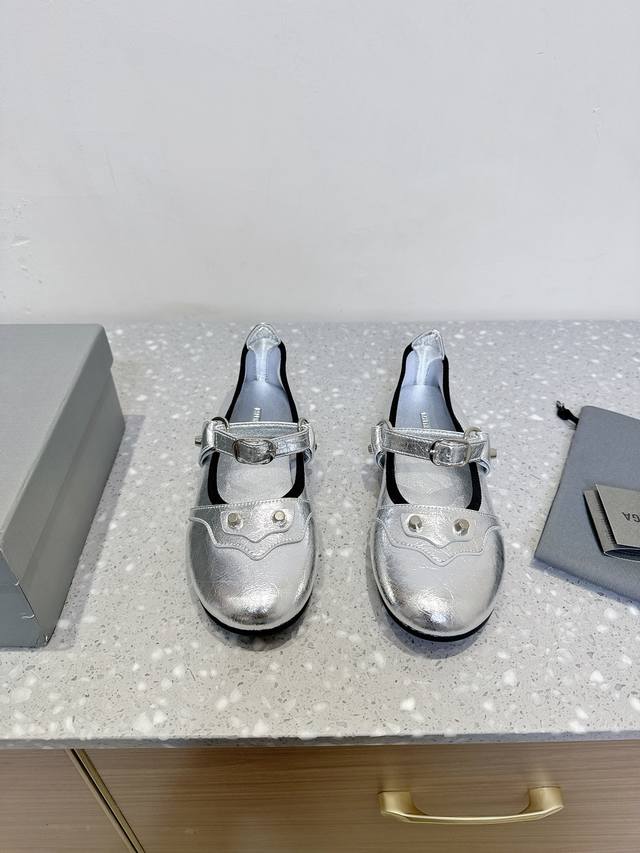 Balenciaga Paris 25Ss Spring/Summer New Arrival Ballet Shoes. As Expected From B