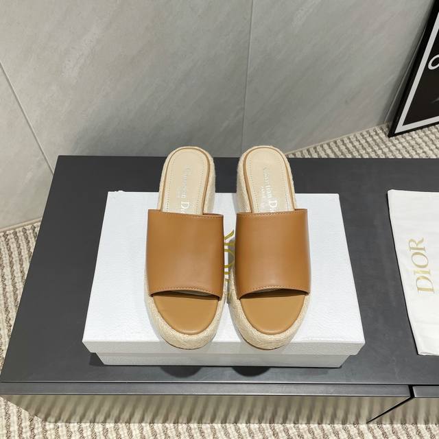 Factory: Exclusive Top-Tier Version Dior 25Ss Summer High-End New Sandals. Round