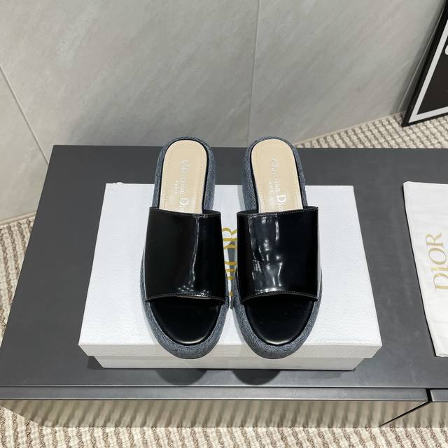 Factory: Exclusive Top-Tier Version Dior 25Ss Summer High-End New Sandals. Round