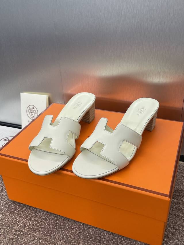Factory P Price: Herm S Spring/Summer Classic Oran Color-Blocked Thong Sandals F