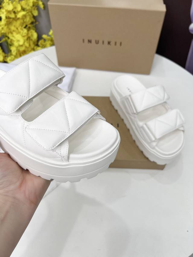 High-Quality Factory-Direct Inuikii Spring/Summer New Arrival Lazy Slippers. Mad