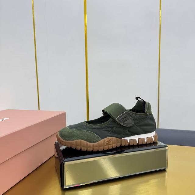 Miumiu Miu Miu 2025 Spring/Summer New Arrival Ballet Flats: Comfortable And Styl