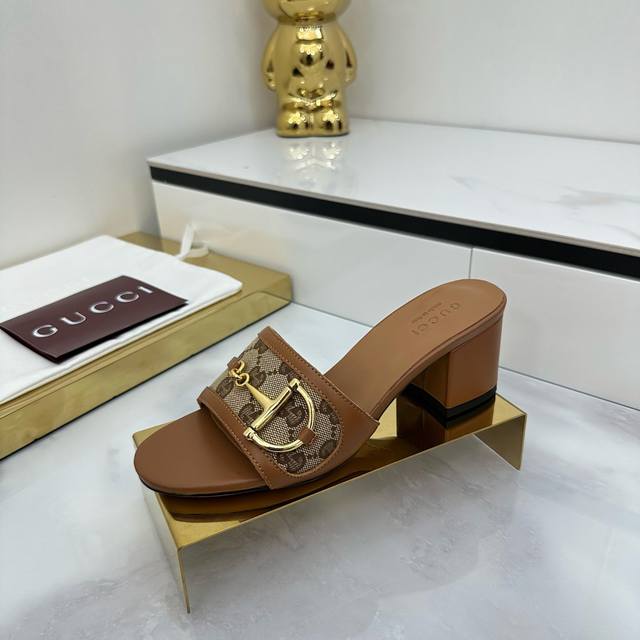 Factory Price Pp Gucci Summer 2025 Latest D-Shaped Light Gold Horsebit Thong San