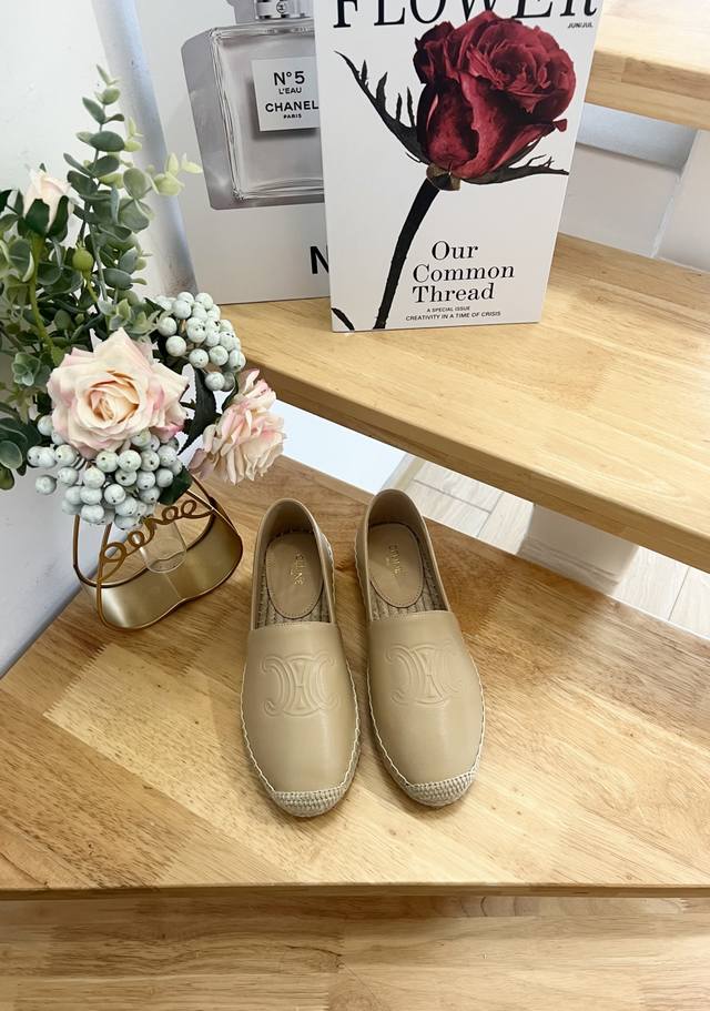 New Arrival Celine Top-Tier Authentic Product, Highest Version, Fisherman Shoes