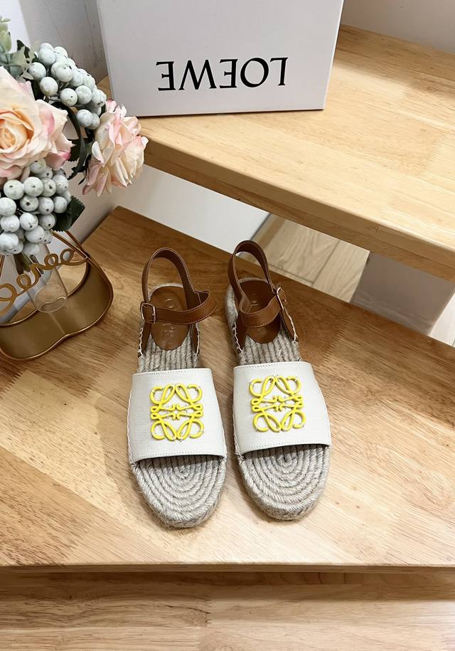 Brand: Loewe Product Name: Loewe Thick-Soled Fisherman Sandals For Women In Canv