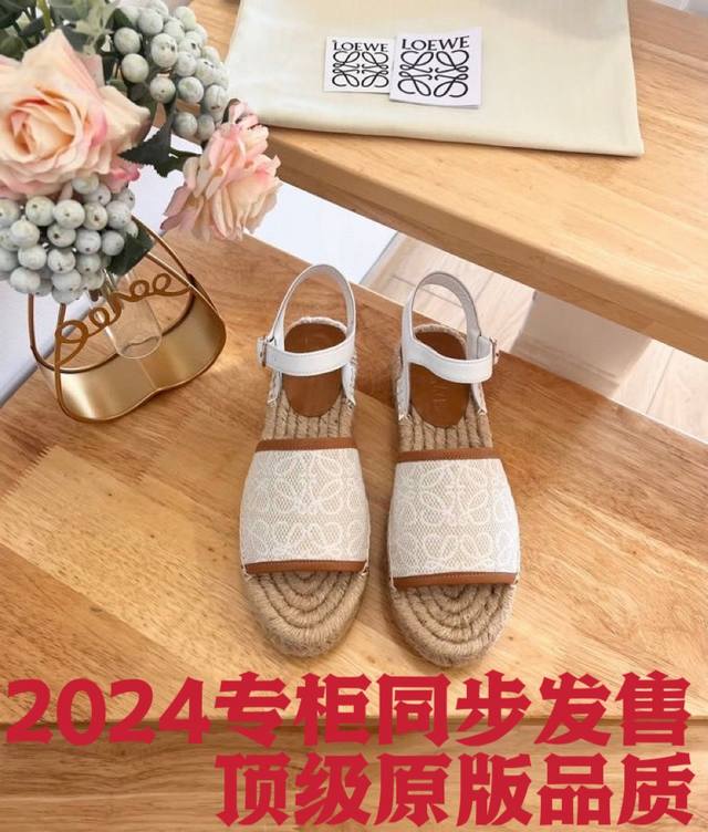Brand: Loewe Product Name: Loewe Thick-Soled Fisherman Sandals For Women In Canv