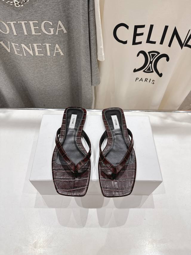 High-End Version Released. Limited-Edition Fashion Item Toteme 2025Ss New Flat S