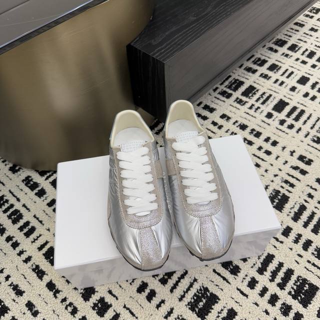 Maison Margiela 2025 Spring/Summer Series Couple's Agon Shoes, Training Shoes. T