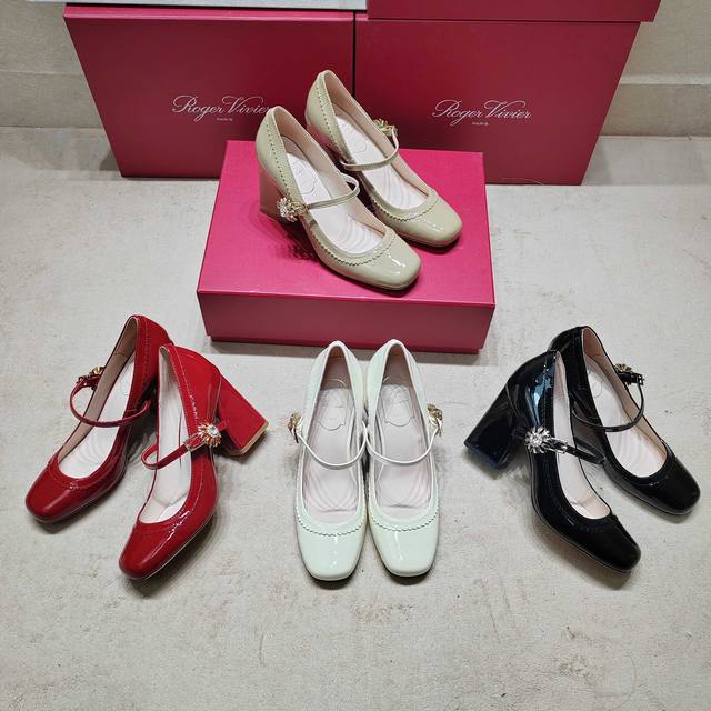 Roger Vivier 225 Roger Vivier Spring/Summer New Arrival Flower Diamond Buckle Ma