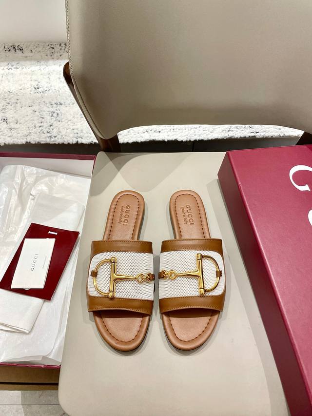 Gucci Horsebit Flat Sandals These Women's Sandals Feature Classic Horsebit Detai