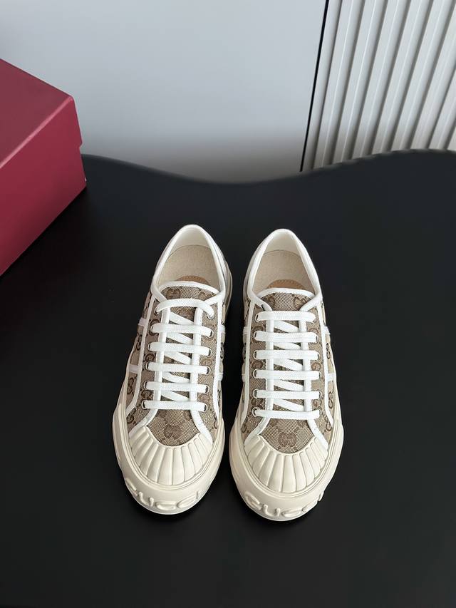 Gucc*Gg25 New Arrival Thick-Soled Canvas Cookie Shoes This Sneaker Is Crafted Fr