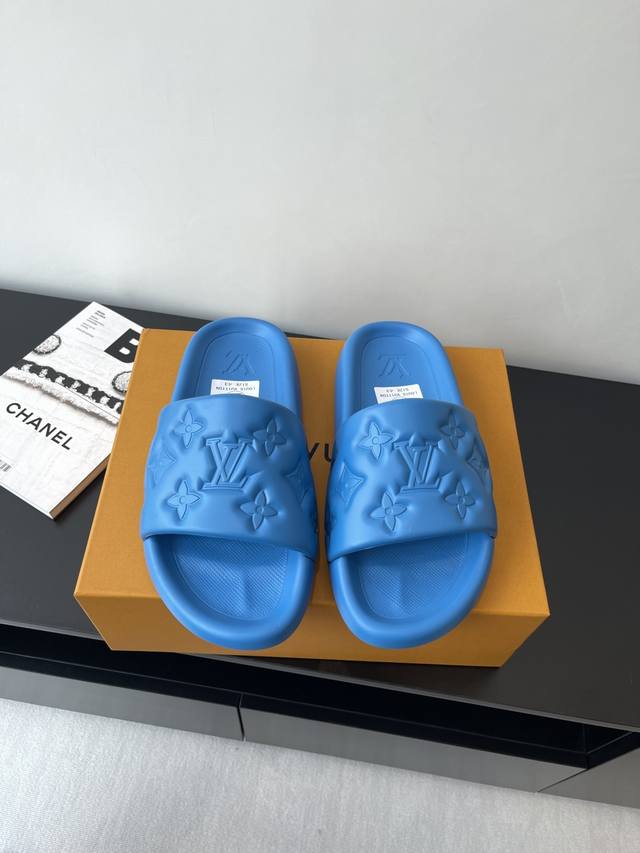 Newly Upgraded Lv High-End Beach Slippers. The Original Design Is Truly 1:1. Top