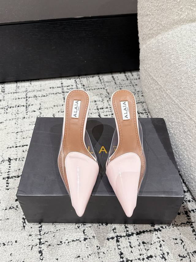 Alaia 25 High Love Series High-Heeled Sandals. Heart-Shaped Patterns Paired With