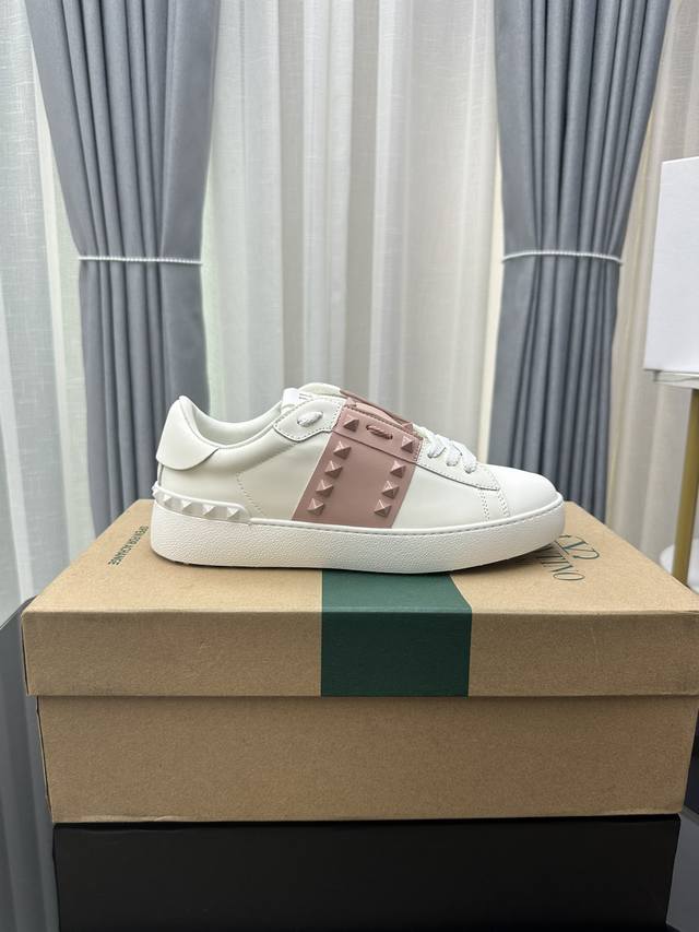Top-Tier Version: Valentino Garavani Open Disco Studded Thick-Soled Casual Sneak