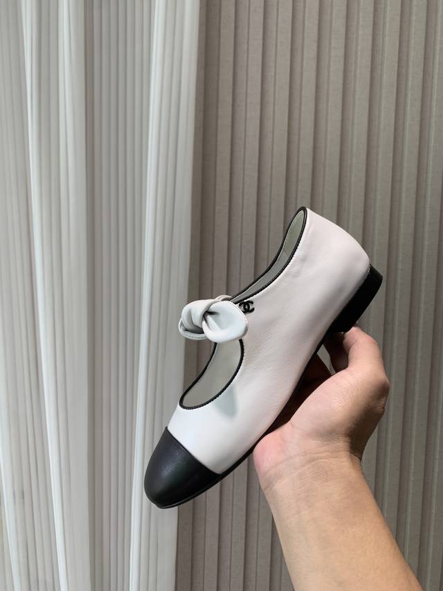 Chanel* | Chanel 25C Early Spring New Arrival Double C Color-Block Bow Mary Jane