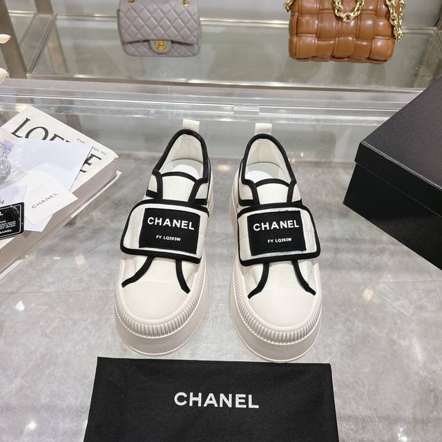 Chanel Thick-Soled Canvas Cookie Shoes Brand-New Retro Canvas Series, Exuding A