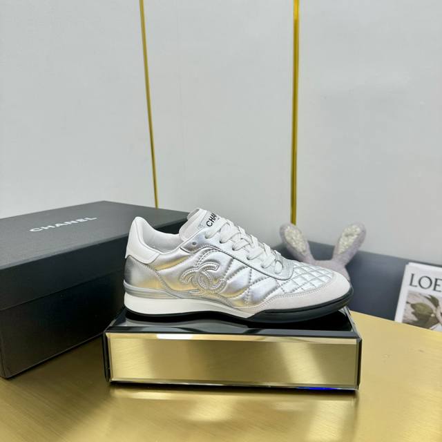 Top-Tier Version Chanel Casual Sneakers. This Classic Design Features A Shoe Upp