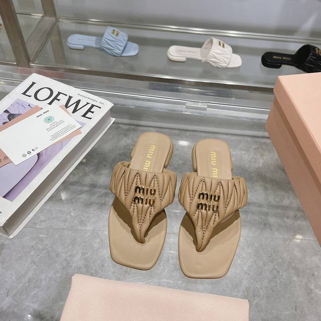Miumi* Ss Spring/Summer New Flat Lambskin Sandals Top-Tier Version, Zp Developme