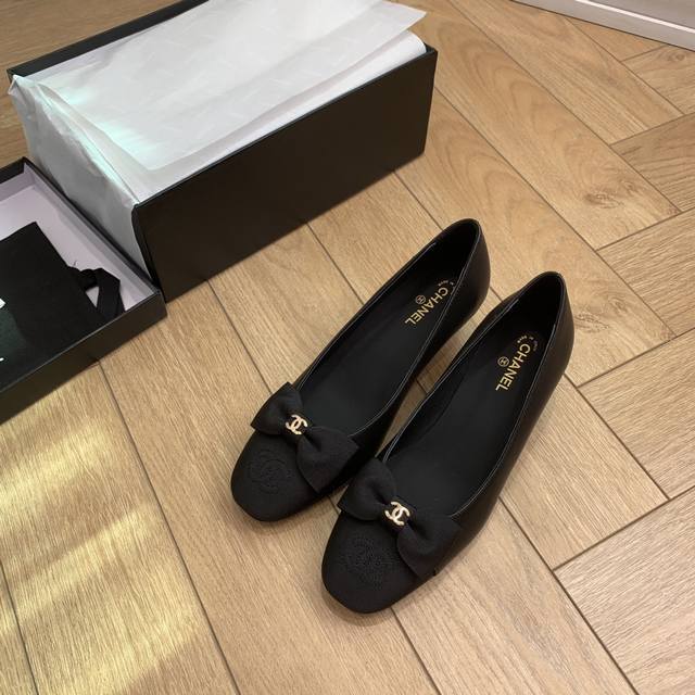Chan*L 2025 Early Spring Classic Cf Black Gold Mini Square-Toe Mary Jane Shoes C
