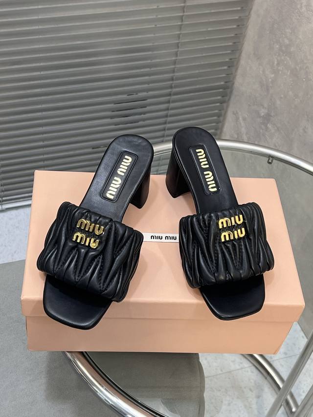 Factory-Direct Miumi* Miu Miu Spring/Summer New Arrival Flat Lambskin Sandals. U
