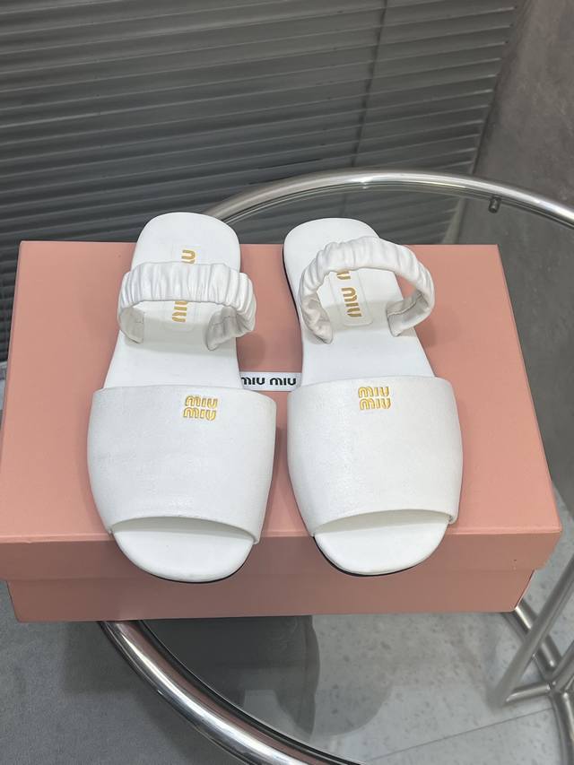 Factory-Made Miu Miu Milan Runway-Inspired Spring/Summer Latest Slippers. Messy