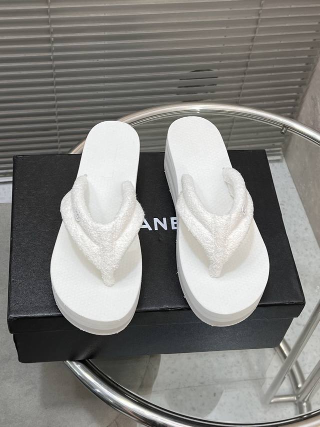 Factory-Direct Chanel 25S New Arrival Toe-Post Sandals Material: Original Towel