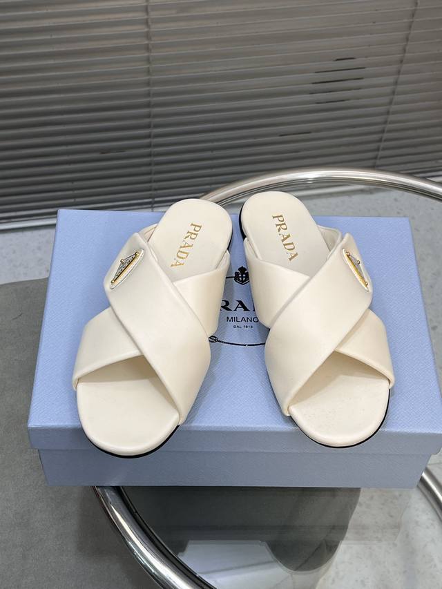 Factory-Direct Prada Spring/Summer New Cross-Strap Sandals. Top-Tier Version. Ma