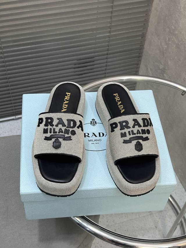 Factory Price Pp Prada New Thick-Soled Slippers! A Must-Have For Lazy People, Th