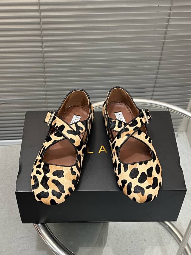 Factory-Made Alaia Runway-Inspired Flat Ballet Shoes With A Roman-Style Cross De