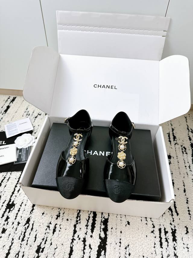 Premium-Grade Factory-Direct Chanel 25 A Spring/Summer Mary Jane Pointed-Toe Cam