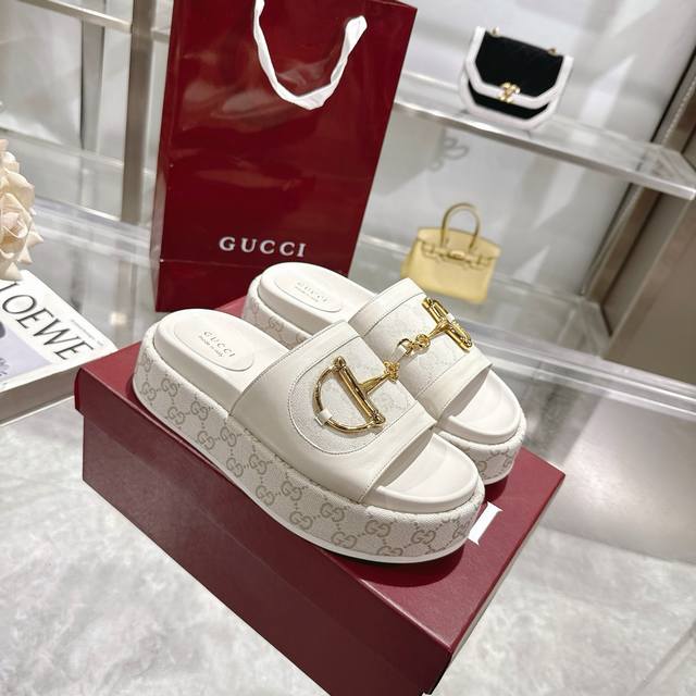 Women's New Thick-Soled Sandals With Spurs These Women's Sandals Feature A Signa