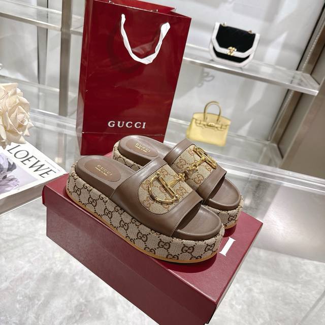 Women's New Thick-Soled Sandals With Spurs These Women's Sandals Feature A Signa
