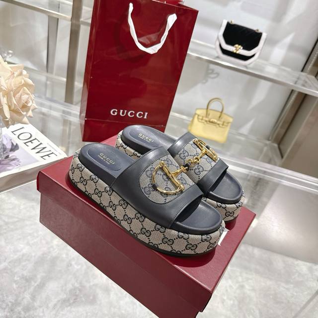 Women's New Thick-Soled Sandals With Spurs These Women's Sandals Feature A Signa