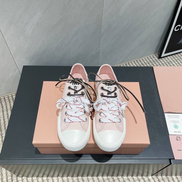 Miu Miu 2025 Vs New Casual Shoe Series Round-Toe Casual Canvas Shoes, Premium Qu