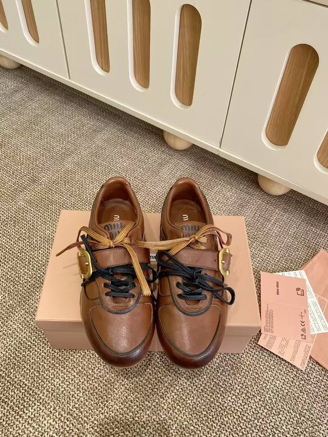 Leather-Faced Button Miu Mi* Spring/Summer New Arrival, Premium Quality. I Am A