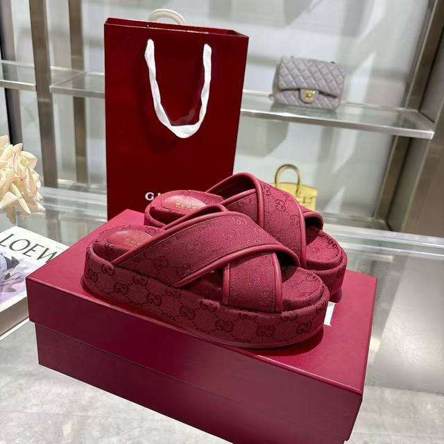Women's New Gg Cross-Strap Thick-Soled Sandals The Iconic Gucci Logo And Intrica