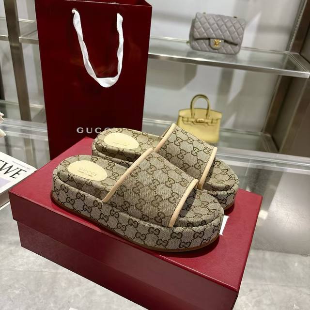 2025 Women's New Arrival Gg Thick-Soled Sandals The Iconic Gucci Logo And Intric